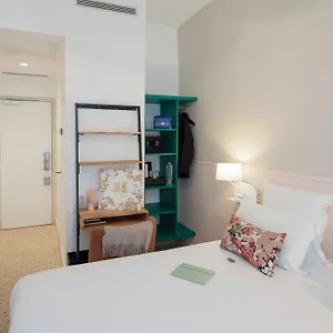 Trendy Canettes Hotel París